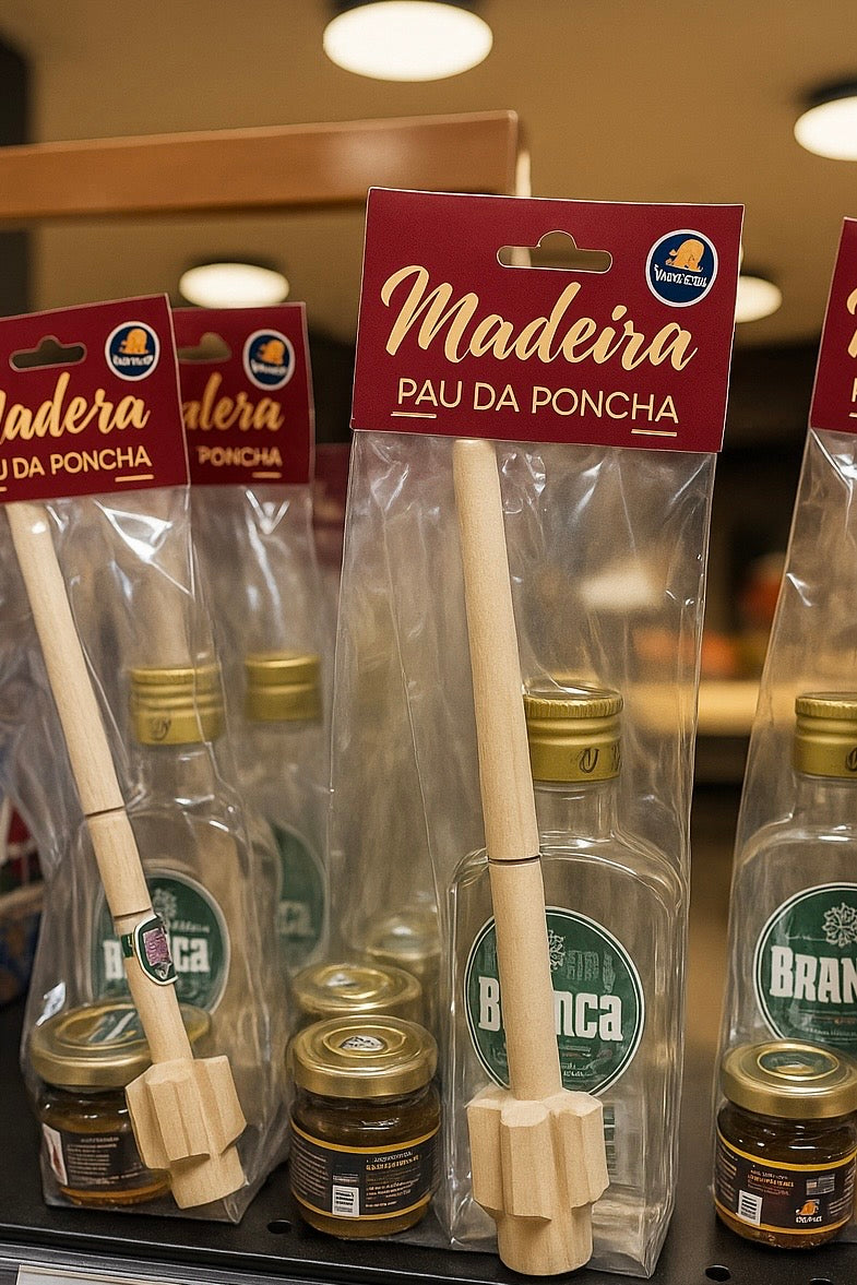 Pau da poncha, Mel, Rum